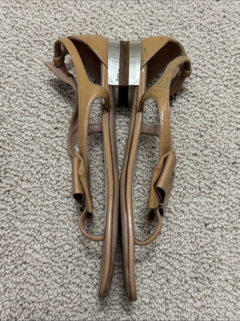 Miu Miu Nude/Tan Patent Leather Bow Thong Sandals - Picture 7 of 16